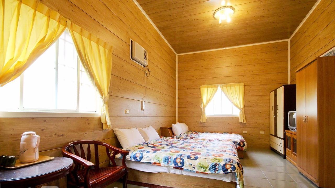 Bed and Breakfast Sun Moon Lake Wild Flower Юйчі Екстер'єр фото